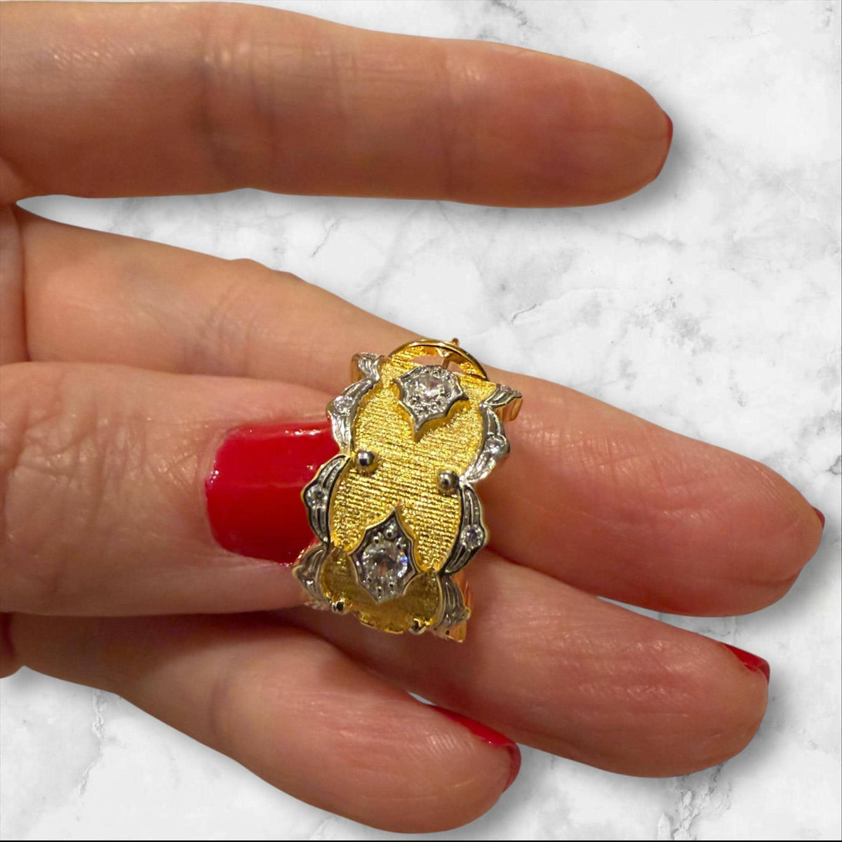 18k Hand-Brushed Stella Reale Earring