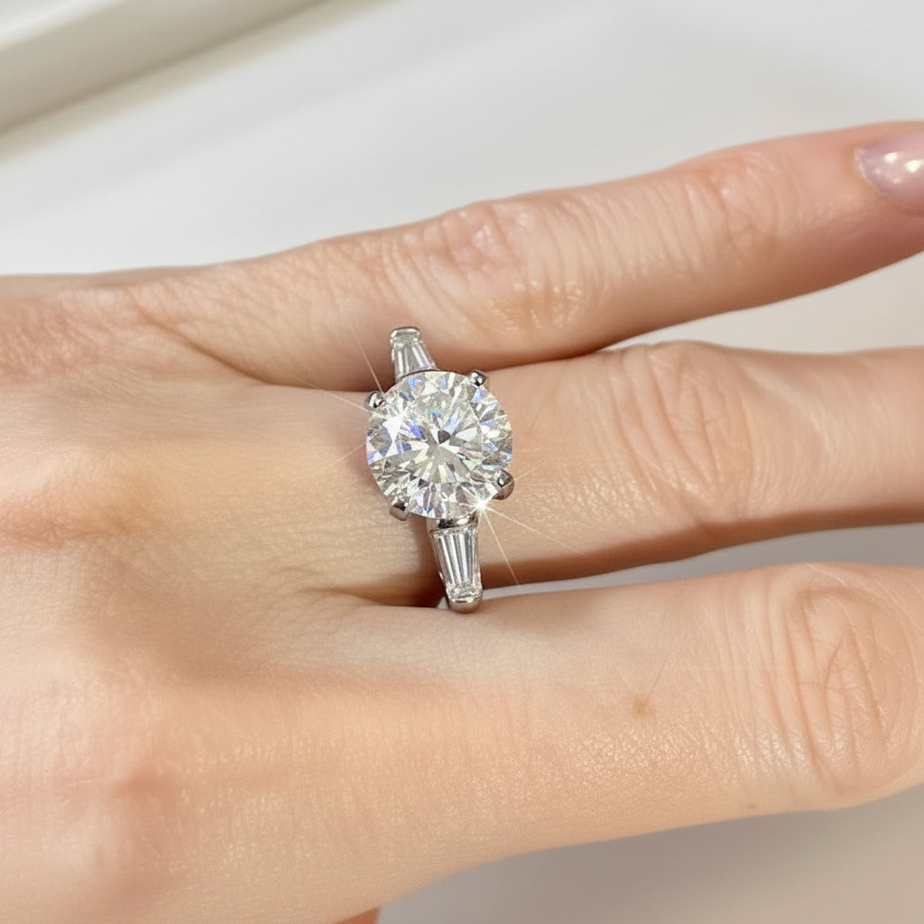 Giulia 2ct Round Moissanite Ring