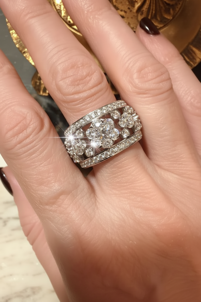 Snowflake Moissanite Band