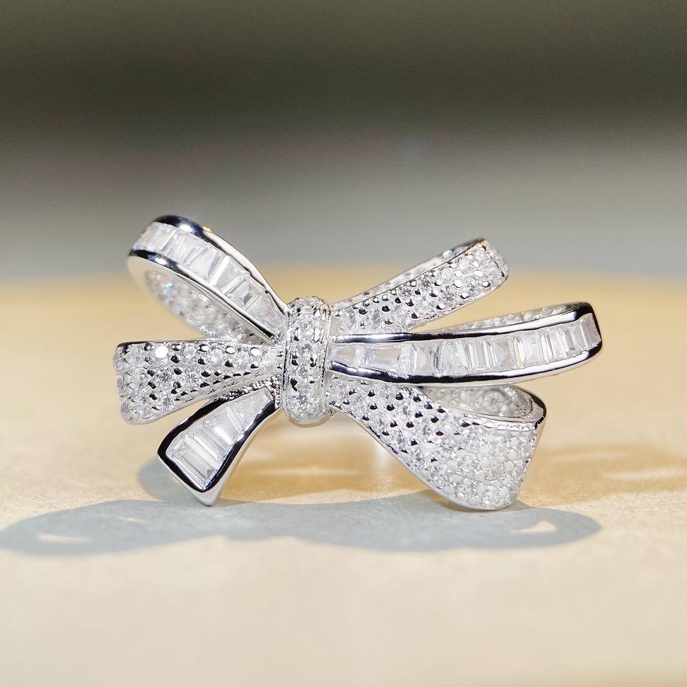 Pavé Bow Ring